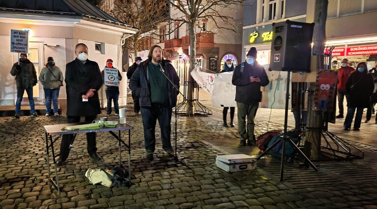 Freiheit bedeutet Verantwortung: Grüne zeigen Präsenz bei der Solidaritätskundgebung in Friedberg