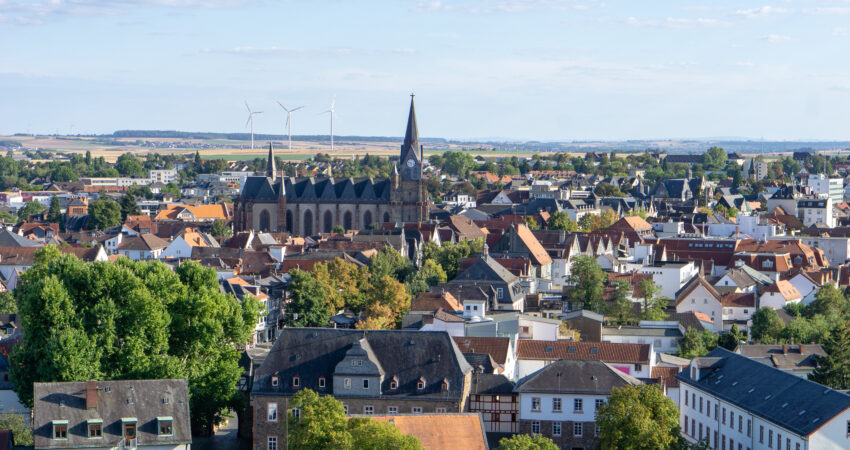FriedbergvomAdolfsturm mit Windrädern(lf)